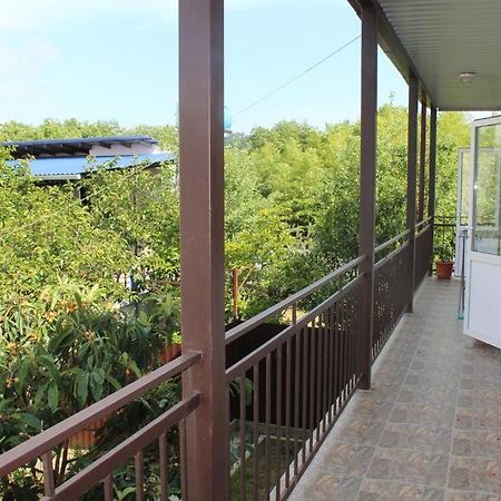 Guest House U Aleny Gagra Bagian luar foto