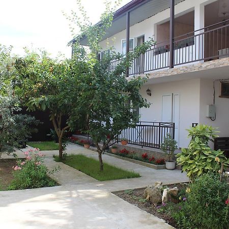 Guest House U Aleny Gagra Bagian luar foto