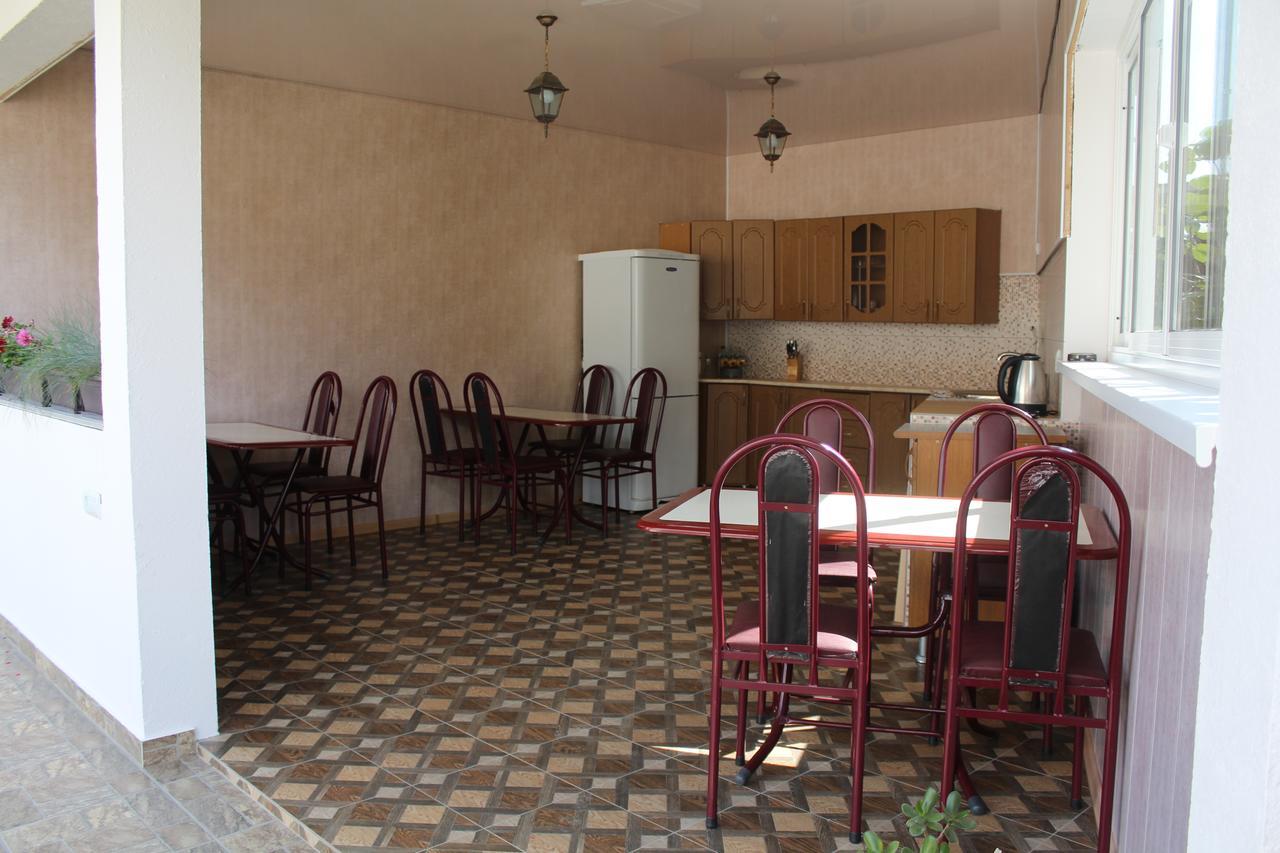 Guest House U Aleny Gagra Bagian luar foto