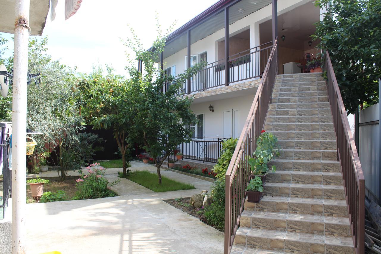 Guest House U Aleny Gagra Bagian luar foto