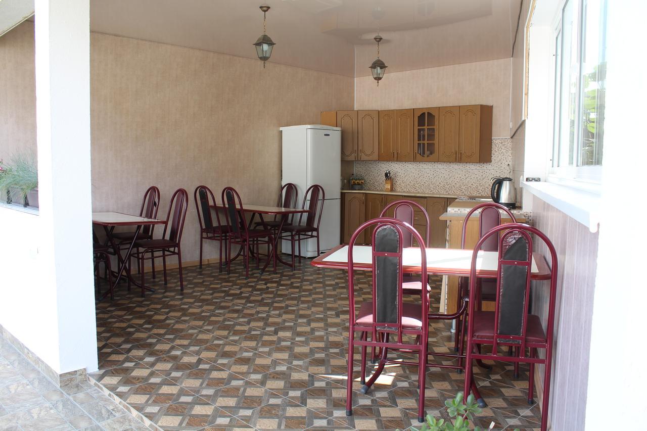 Guest House U Aleny Gagra Bagian luar foto