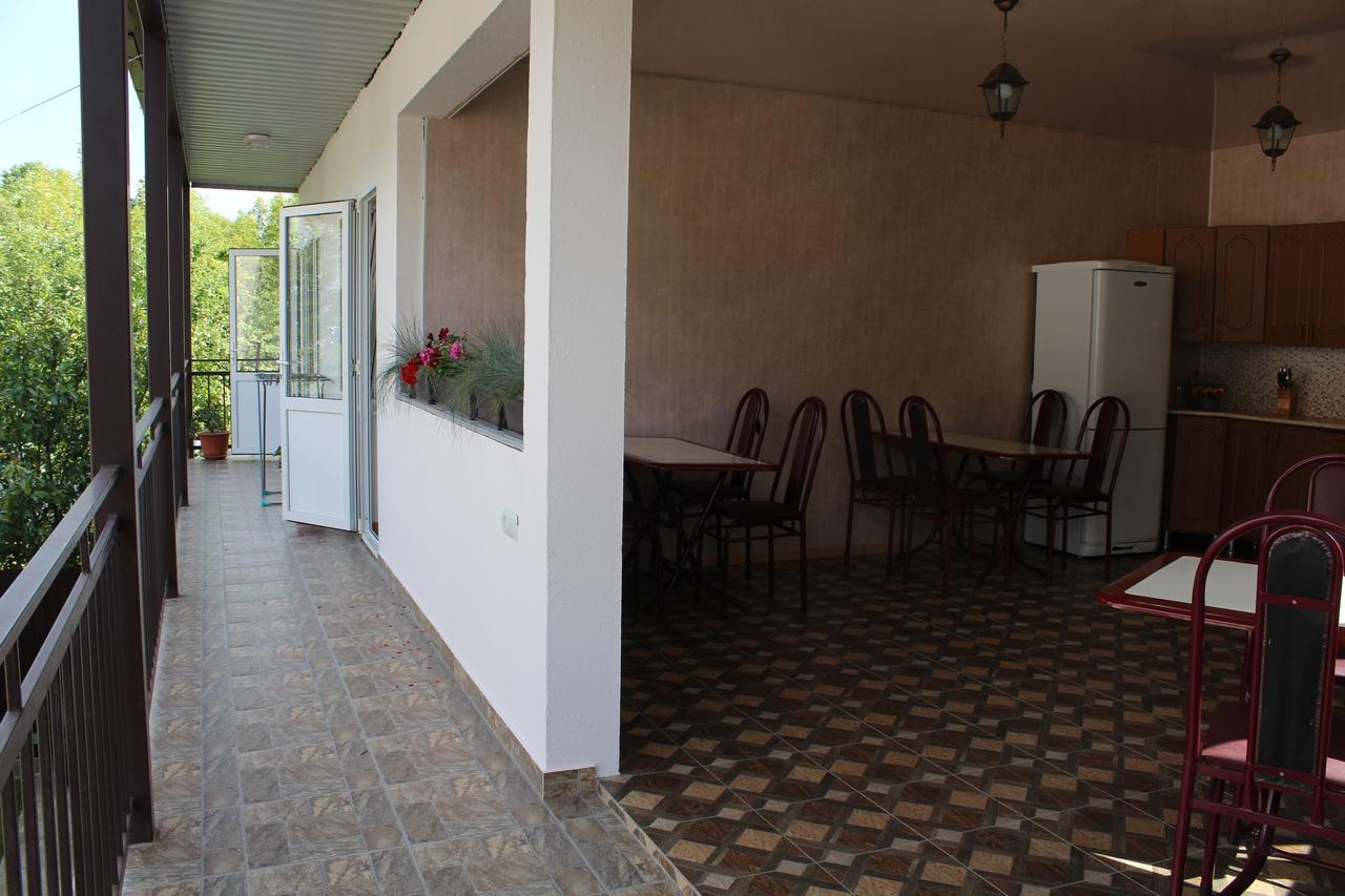 Guest House U Aleny Gagra Bagian luar foto