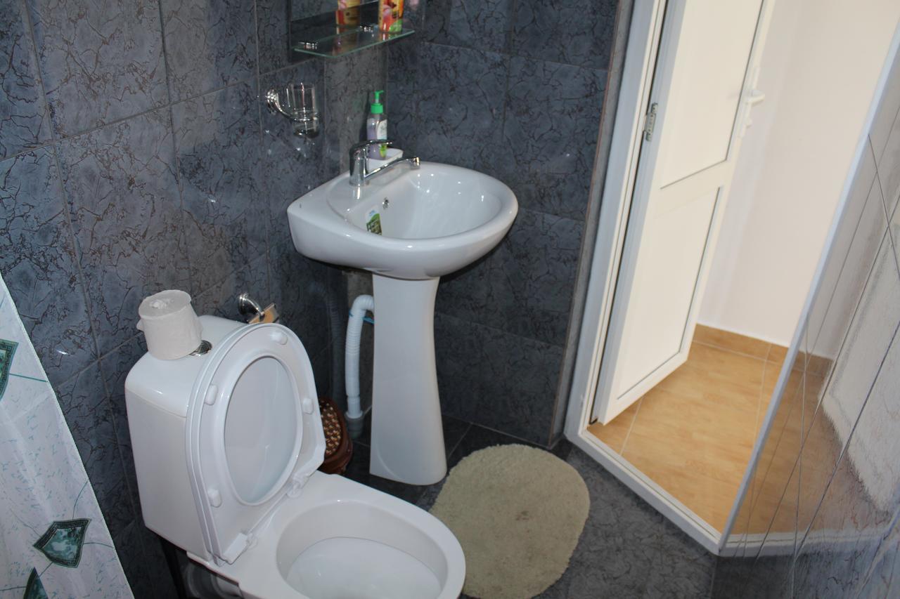 Guest House U Aleny Gagra Bagian luar foto